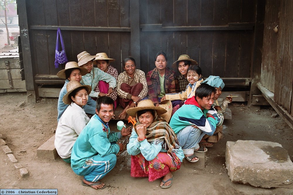2006-02-11 (03) Namtu - Happy Burmese.jpg