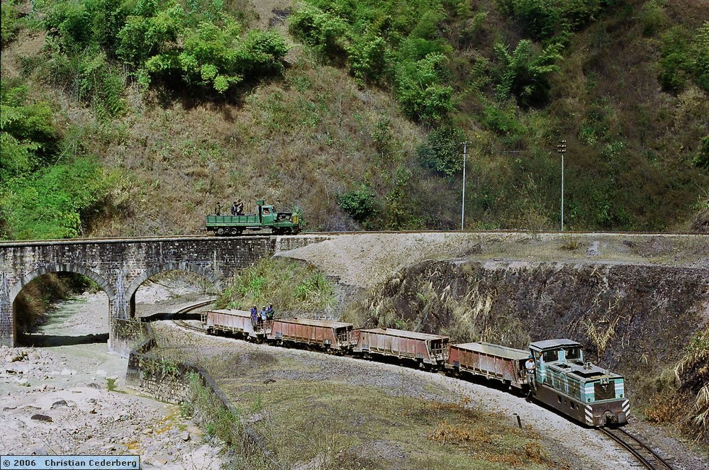 2006-02-11 (21) The loop at Wallah Gorge.jpg