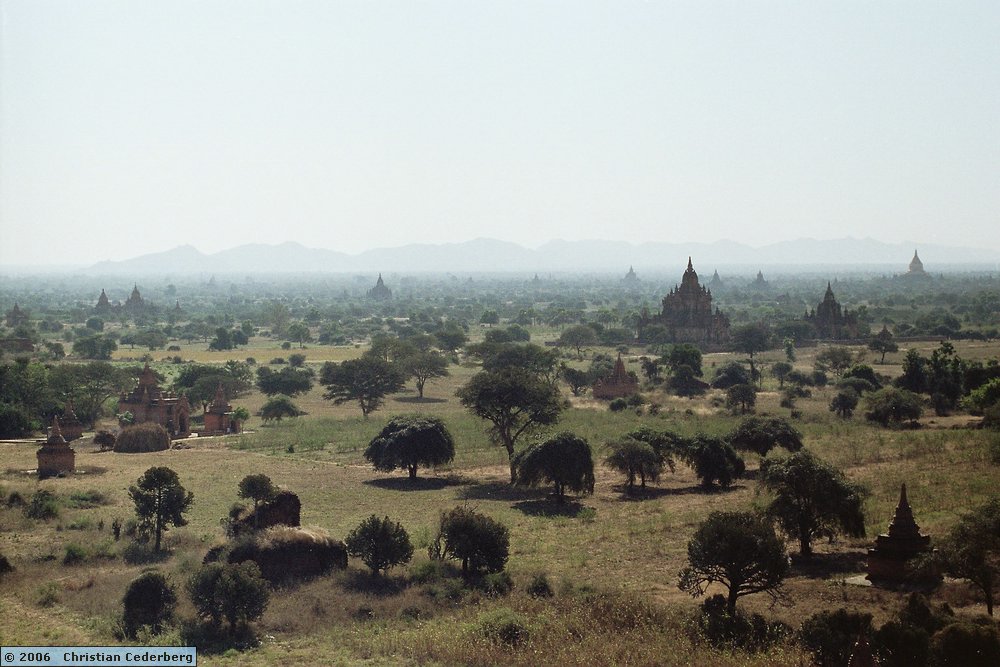 2006-02-14 (43) Old Bagan - Pagodas.jpg