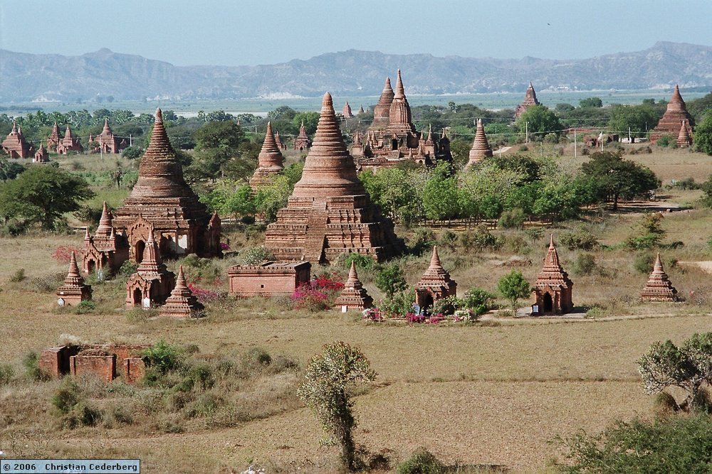 2006-02-14 (46) Old Bagan - Pagodas.jpg