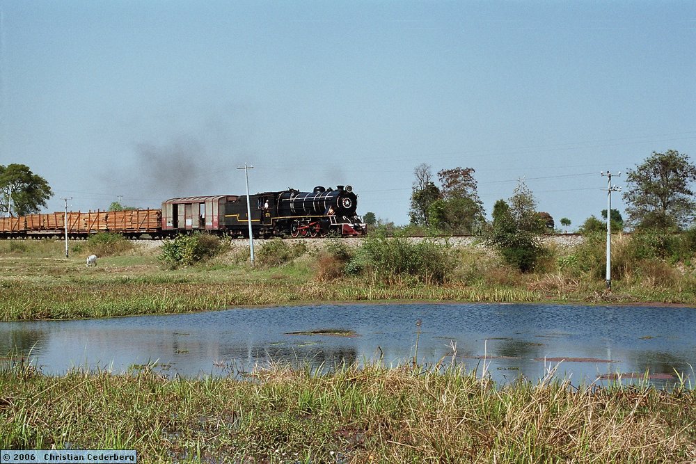 2006-02-15 (17) YD973 with teaktree train between Yame Thin and Nyaunglun.jpg