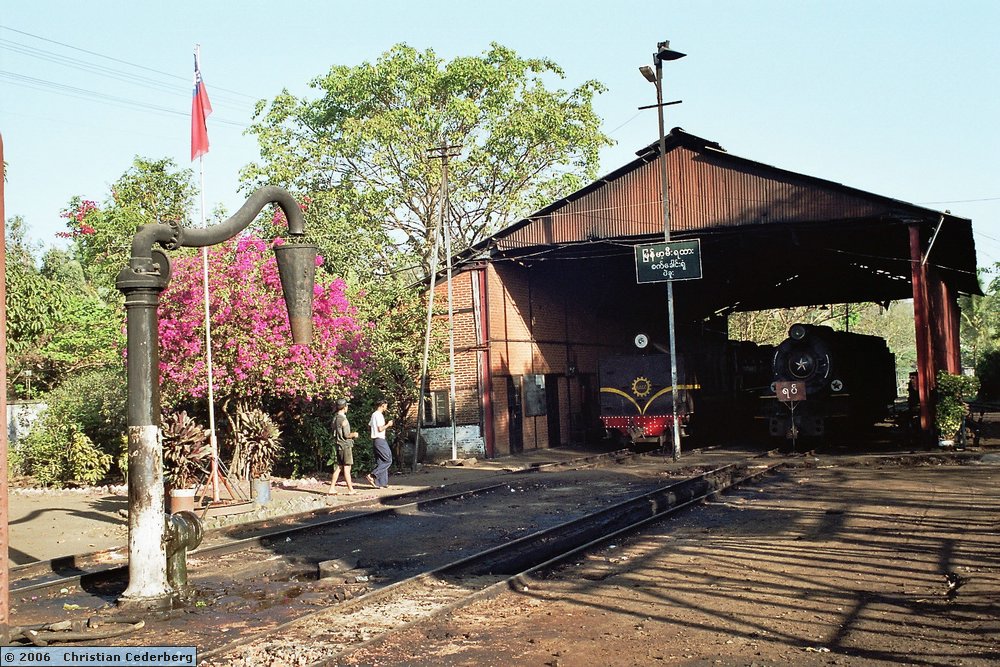 2006-02-18 (08) Bago depot.jpg