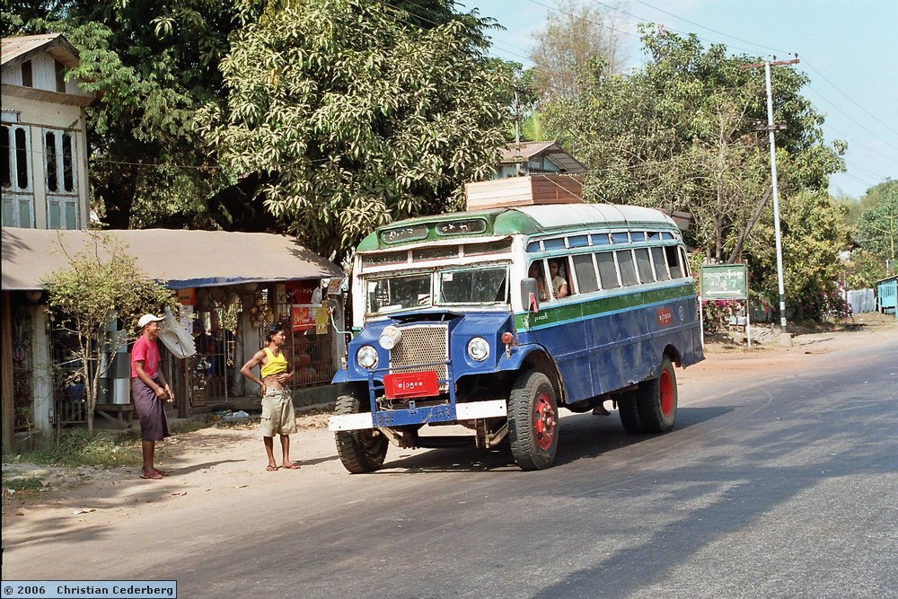 2006-02-21 (28) Old Bus on the Bago - Rangoon highway.jpg