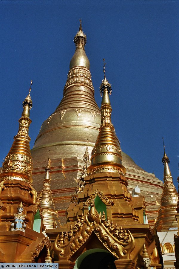 2006-02-22 (24) Rangoon - Shwedagon Pagoda.jpg