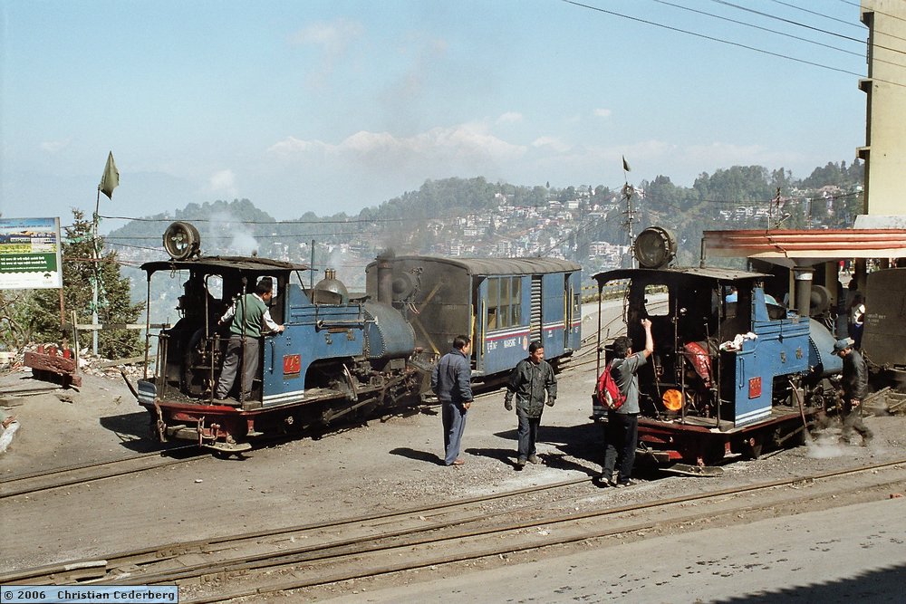2006-02-28 (09) Darjeeling station.jpg