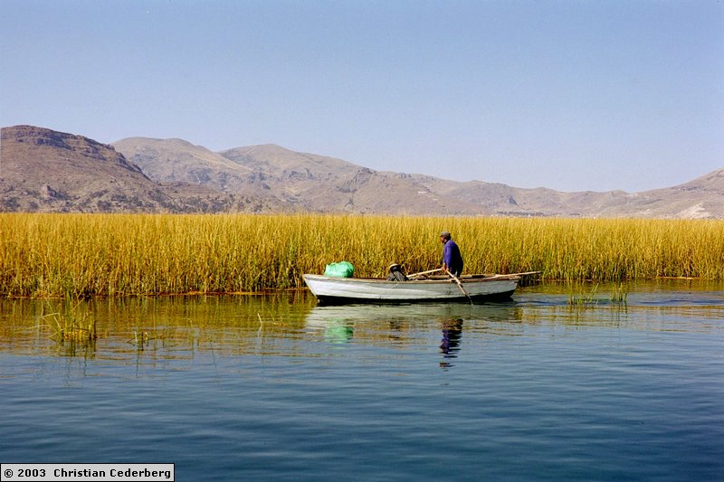 2003-09-07 Fisker på Titicaca søen i Peru.jpg