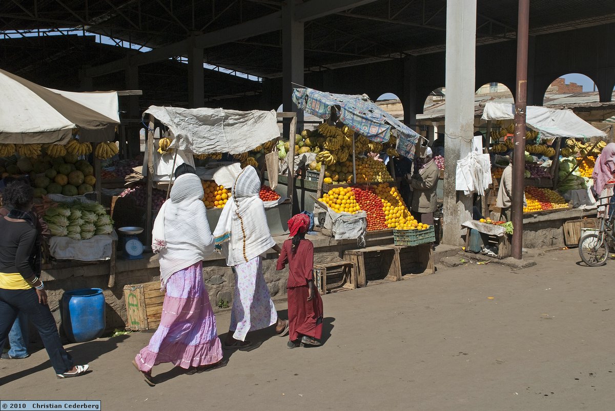 2010-01-30 11.04 Market in Asmara.jpg