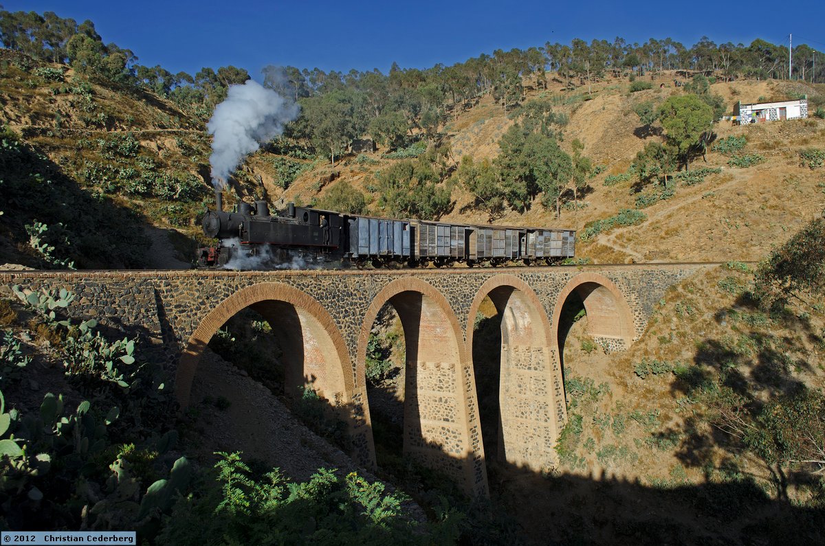 2012-12-21 08.19 440 008 between Sheregheni and Asmara.jpg