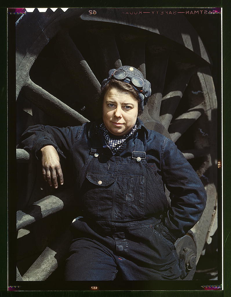 C & NW. RR., Mrs. Dorothy Lucke, employed as a wiper at the roundhouse, Clinton, Iowa.1943.jpg