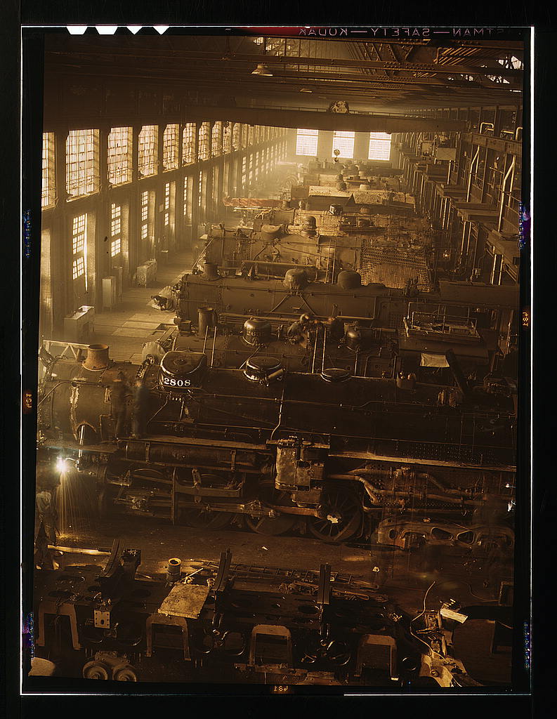 Chicago and Northwestern railroad locomotive shops, Chicago, Ill. 1942.jpg