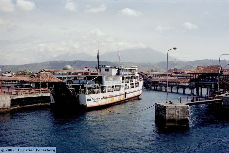 2002-08-14 (18) Ketapang ferry boat terminal.jpg