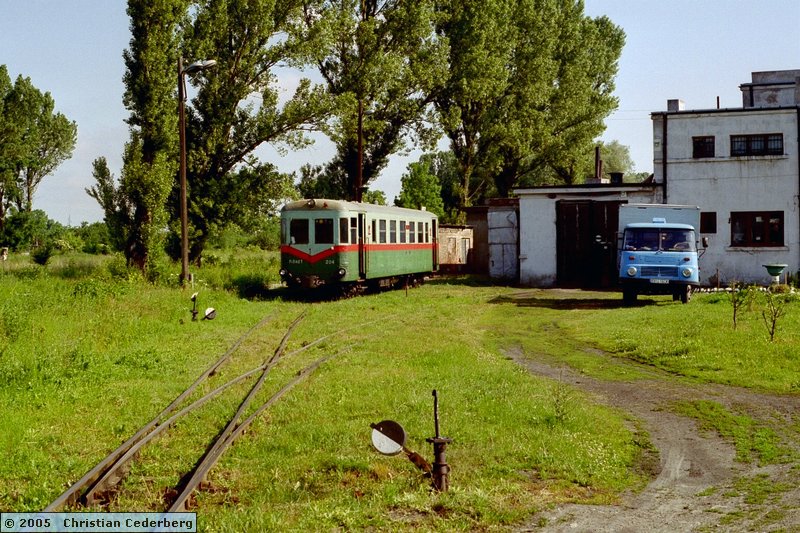2005-06-20 (37) Krosniewice depot with MBxd1-204.jpg