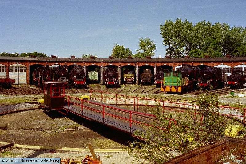 2005-06-21 (10) Jaworzyna Slaska depot.jpg