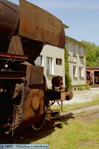2005-06-21 (14) Jaworzyna Slaska depot.jpg