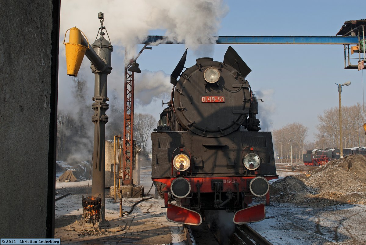 2012-02-05 11.46 Ol49-59 being serviced at Wolsztyn.jpg