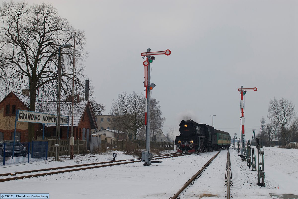 2012-02-09 14.39 Ol49-59 at Granowo with Poznan-bound train.jpg