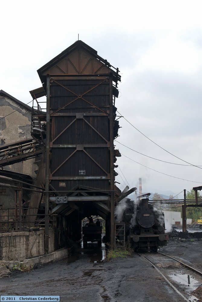 2011-10-24 14.17 62.633 shunting at Zenica Coal Mine.jpg