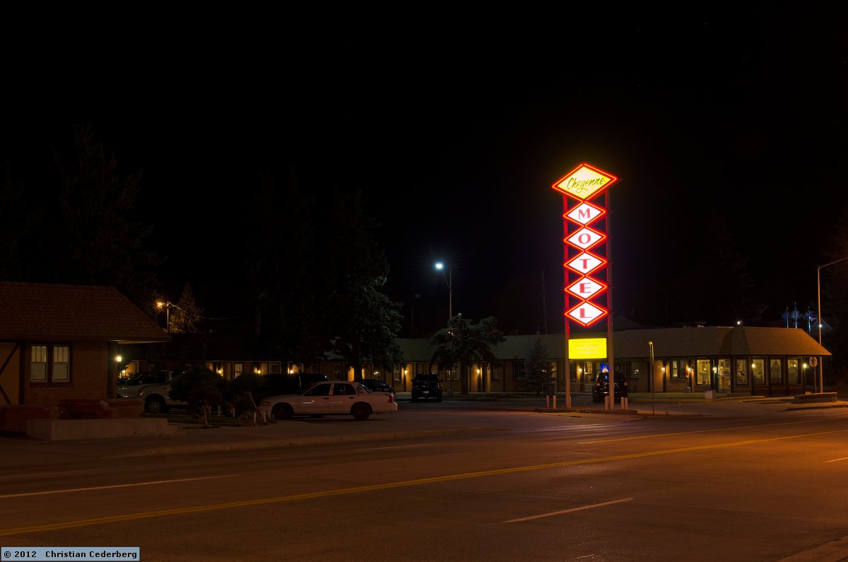 2012-11-04 18.10 Cheyenne Motel.jpg