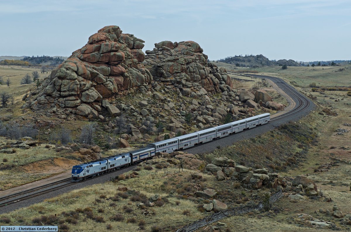 2013-10-09 11.43 Amtrak no. 5 California Zephyr at Dale Junction, Wyoming.jpg