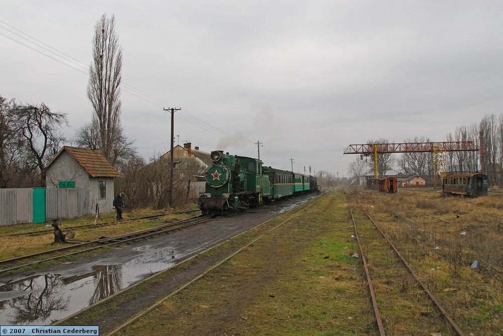 2007-02-24 (01) Beregovo narrow gauge.jpg